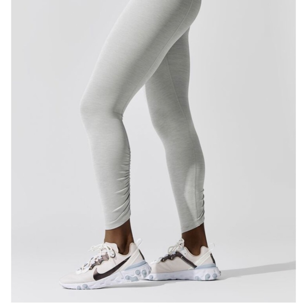 NWOT Nike yoga ruched 7/8 leggings